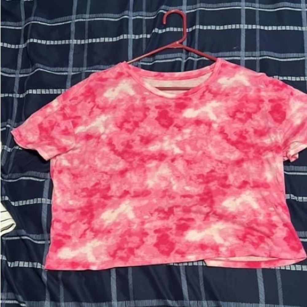 Pink camo crop top